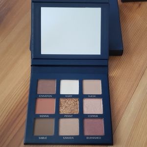 Velvet eye shadow palette